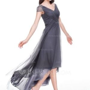 Formal gown in mauve color! NOT GREY!